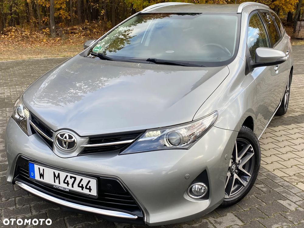 Toyota Auris 2.0 D-4D Executive - 1
