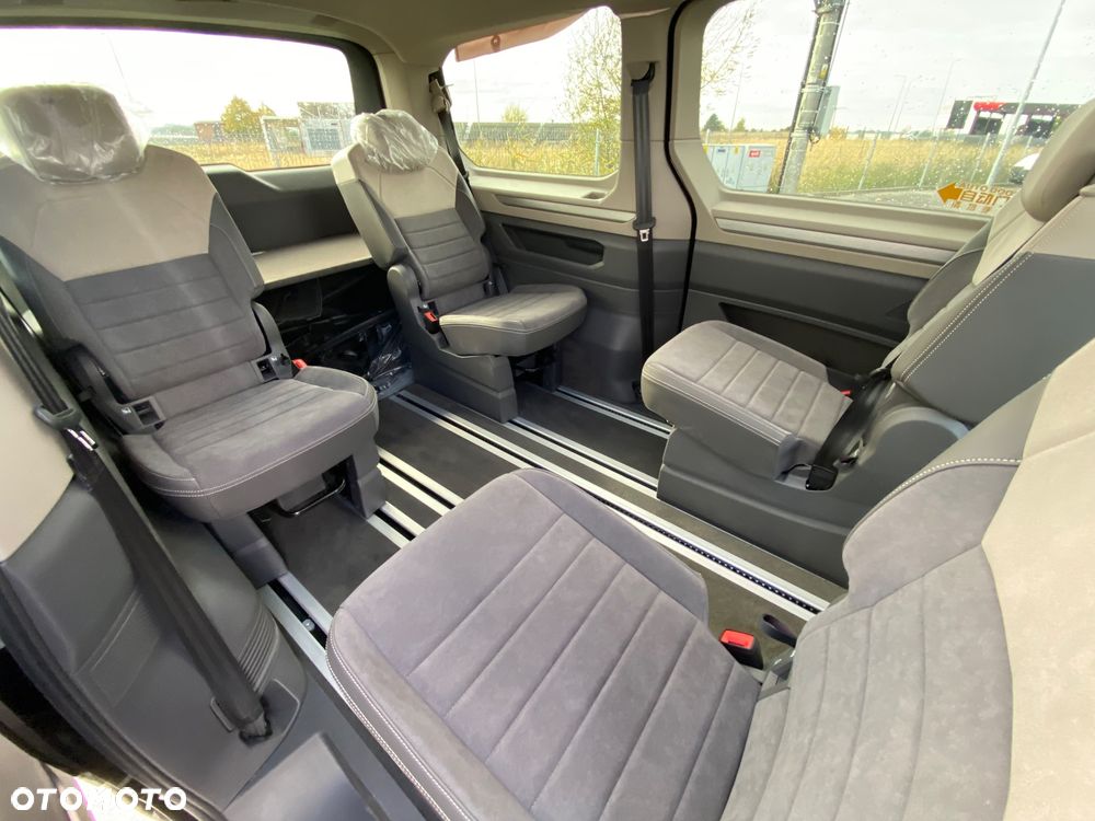 Volkswagen Multivan - 12