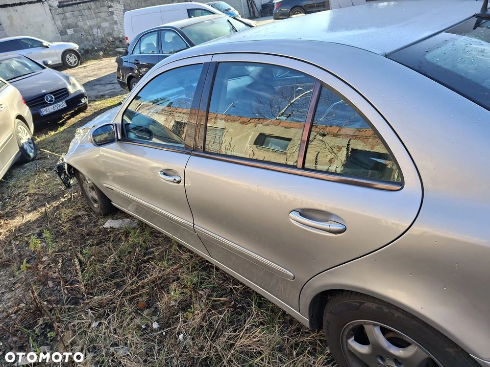 Mercedes-Benz Klasa E 270 CDI Elegance - 16