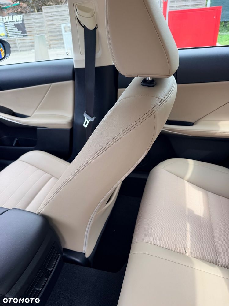 Lexus IS 300h Elegance - 1