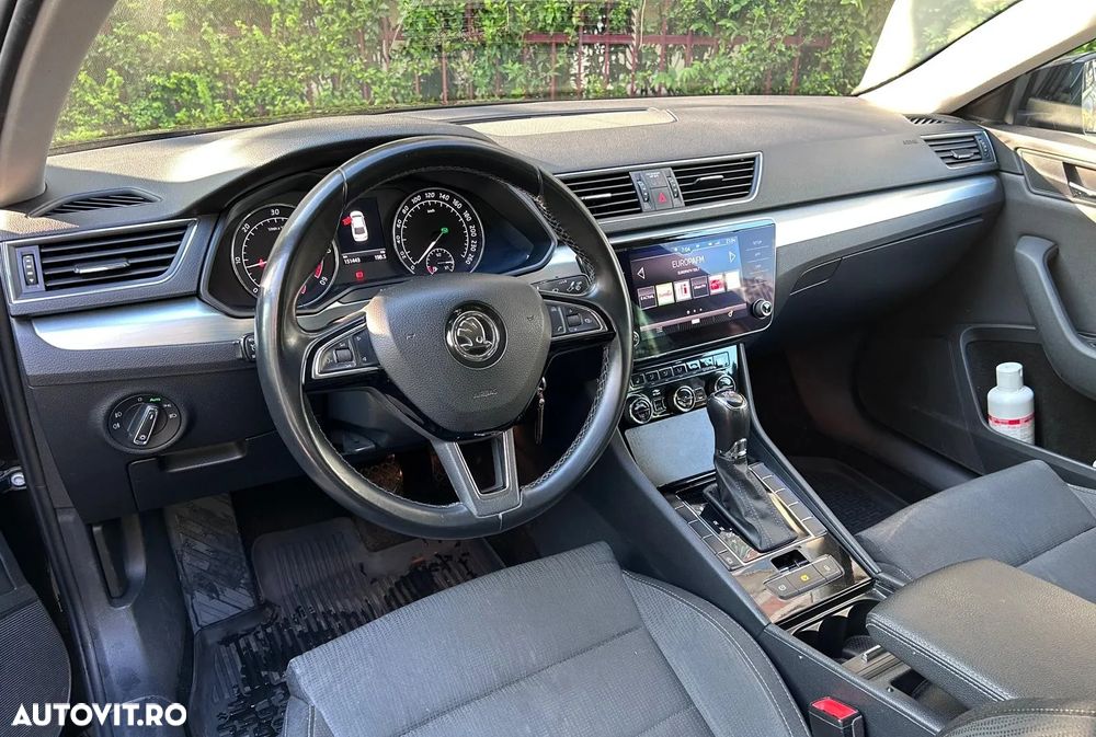 Skoda Superb 2.0 TDI DSG Ambition - 1