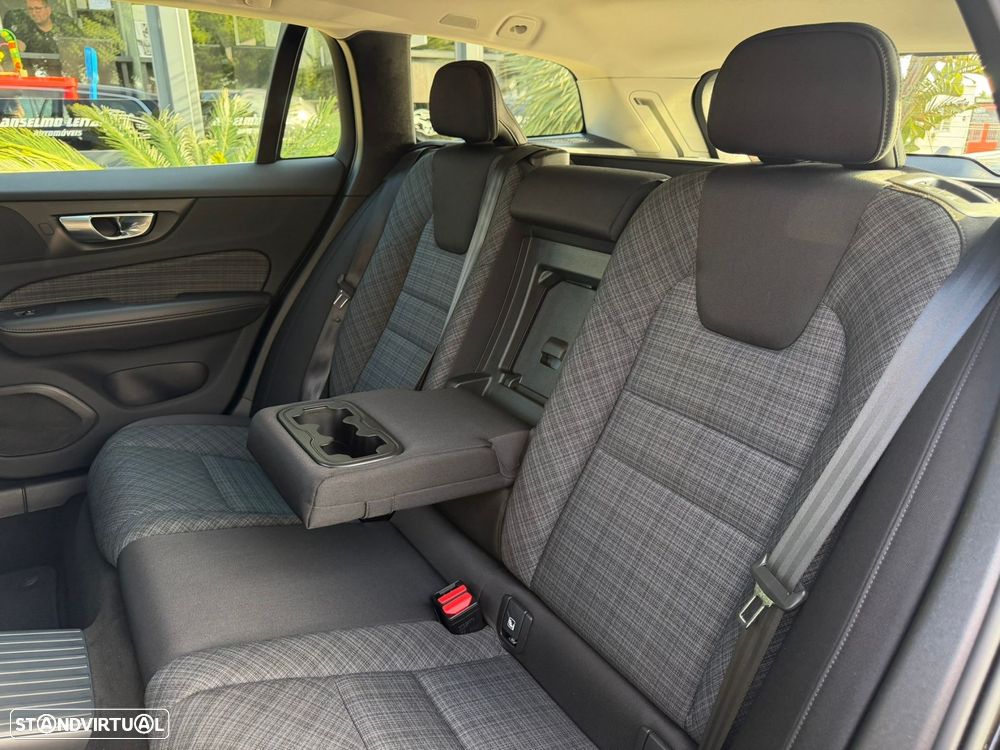 Volvo V60 2.0 T6 AWD TE Essential - 18