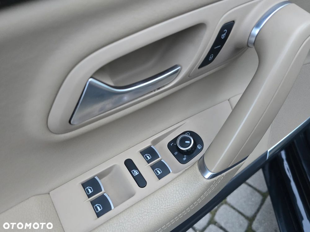 Volkswagen CC 3.6 V6 4Motion DSG - 15