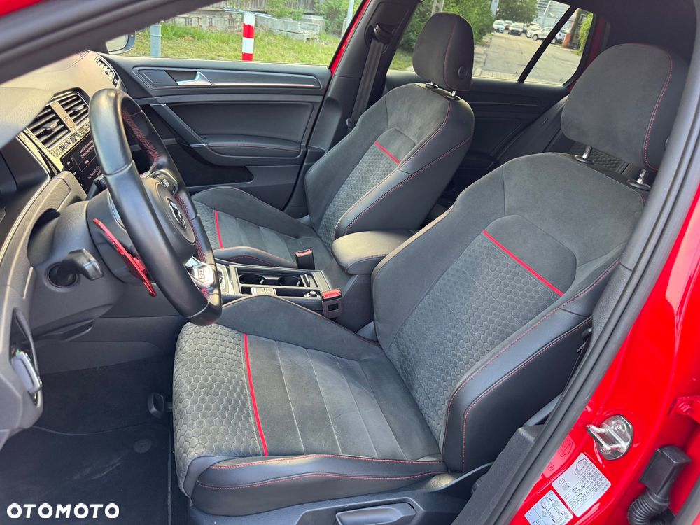 Volkswagen Golf GTI (BlueMotion Technology) DSG Performance - 12