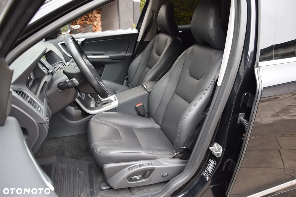 Volvo XC 60 D4 AWD Summum - 16