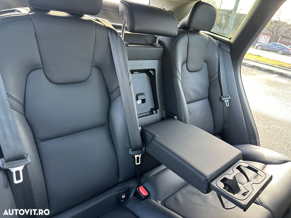 Volvo XC 60 B4 D Ultimate Dark - 7