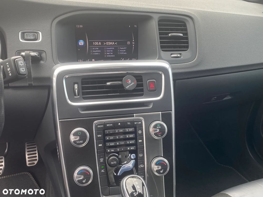 Volvo V60 D4 Drive-E R-Design Momentum - 12