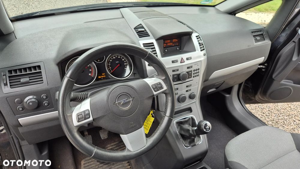 Opel Zafira - 13
