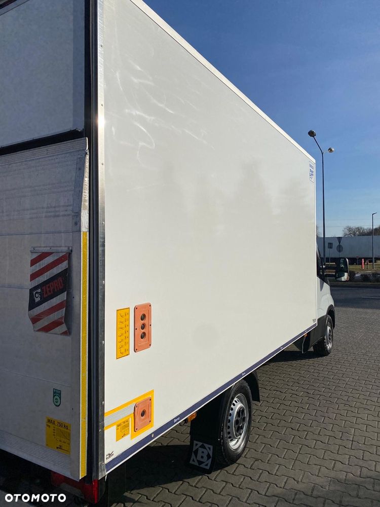 Iveco DAILY 35-160 HI-MATIC KONTENER WINDA 214.000 KM PRZEBIEGU - 13