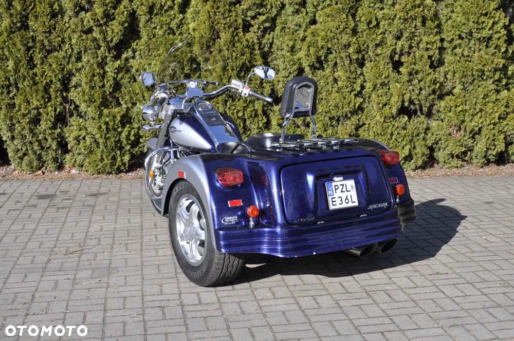 Suzuki Boulevard - 13