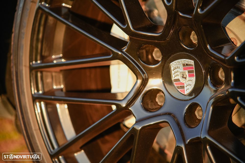 Porsche Cayenne Turbo - 20