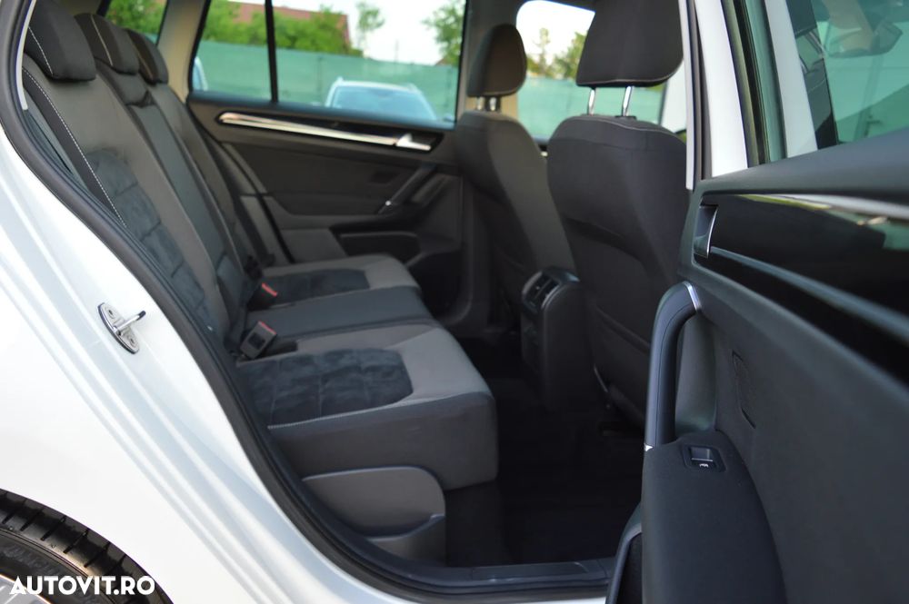 Volkswagen Golf Sportsvan 1.4 TSI (BlueMotion Technology) DSG Highline - 32