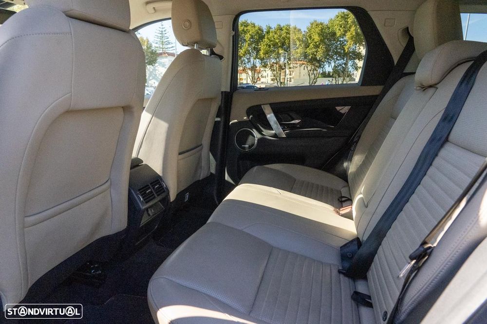 Land Rover Discovery Sport 1.5 I3 P300e AWD SE - 8