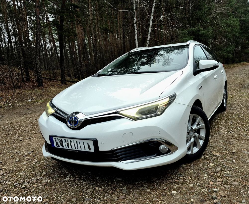 Toyota Auris Hybrid 135 Prestige - 1