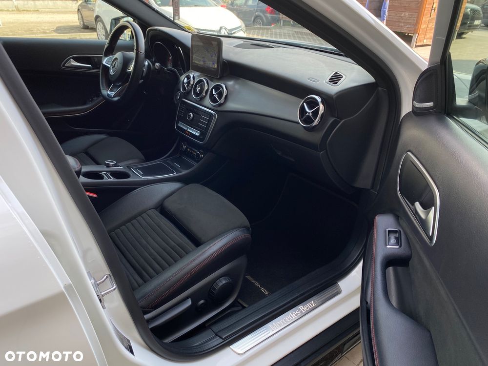 Mercedes-Benz GLA 200 7G-DCT AMG Line - 30