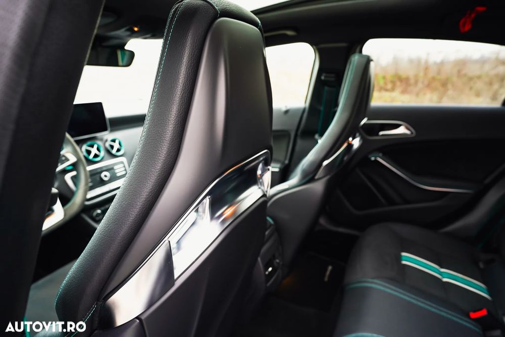 Mercedes-Benz A 45 AMG 4Matic AMG Speedshift 7G-DCT PETRONAS 2015 World Champion Edition - 17