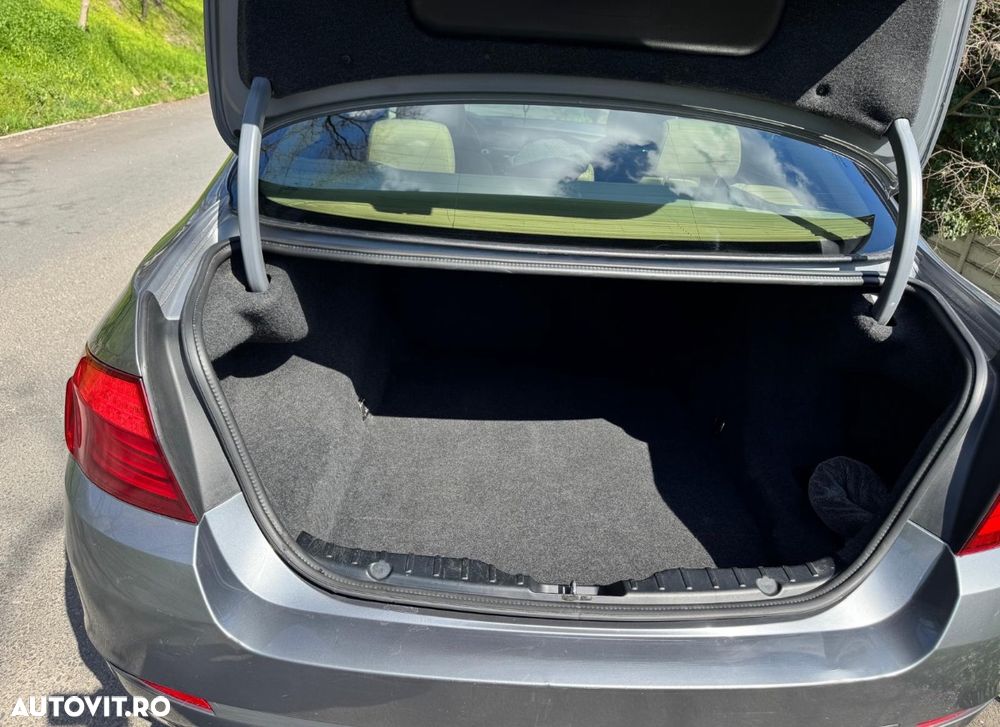 BMW Seria 5 520d xDrive - 3