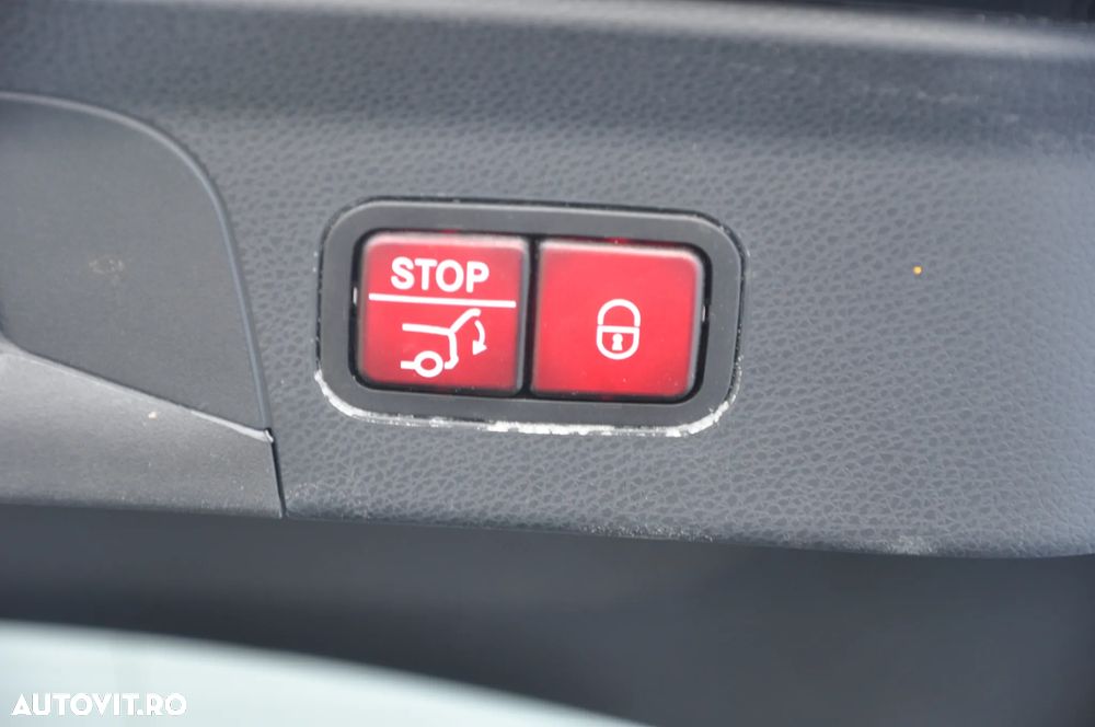 Mercedes-Benz GLC 300 d 4MATIC 9G-TRONIC AMG Line Plus - 31