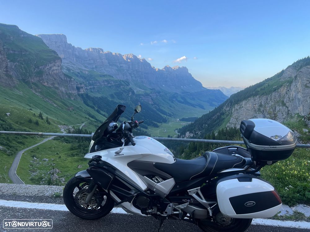 Honda VFR Crossrunner - 3