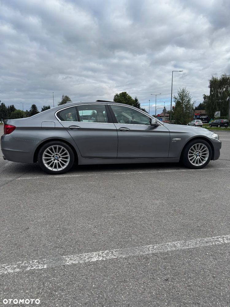 BMW Seria 5 535i xDrive - 7