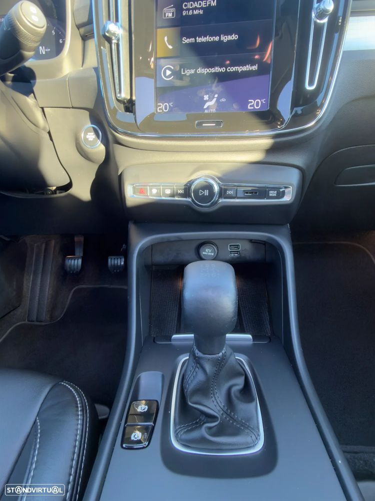 Volvo XC 40 1.5 T3 Momentum Plus - 19