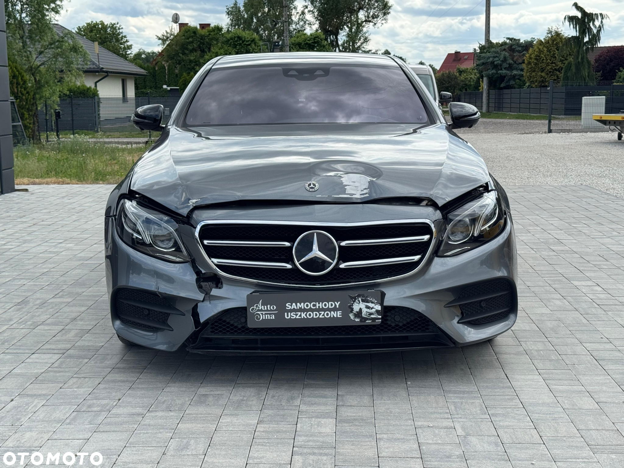Mercedes-Benz Klasa E 200 4-Matic 9G-TRONIC - 2