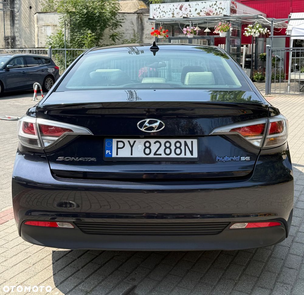 Hyundai Sonata - 11