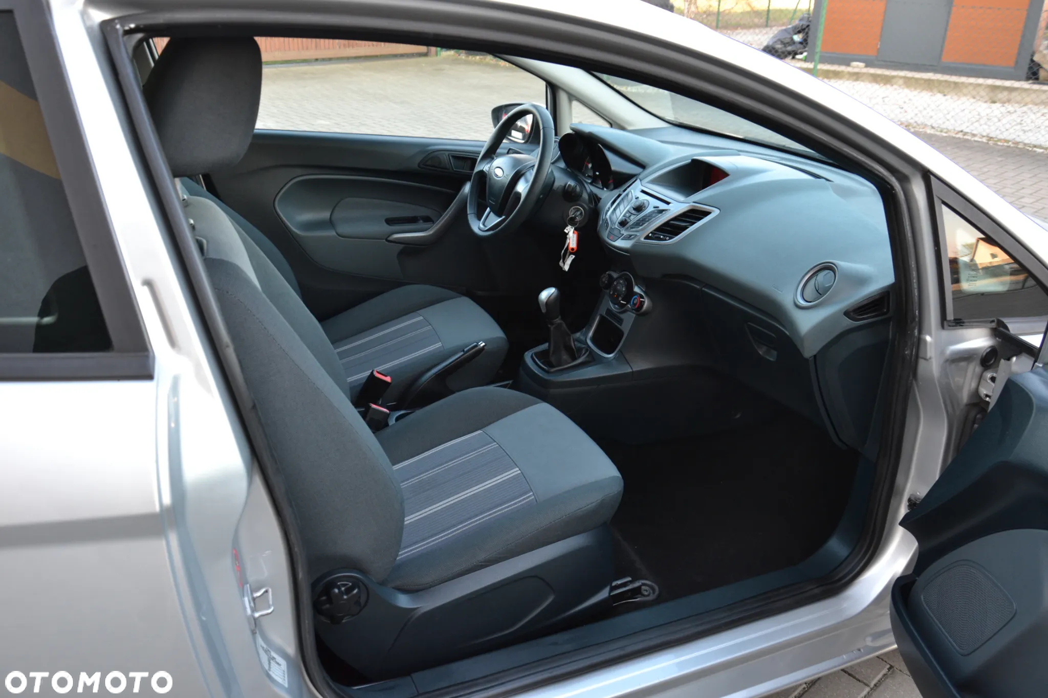 Ford Fiesta 1.6 TDCI Ambiente - 26