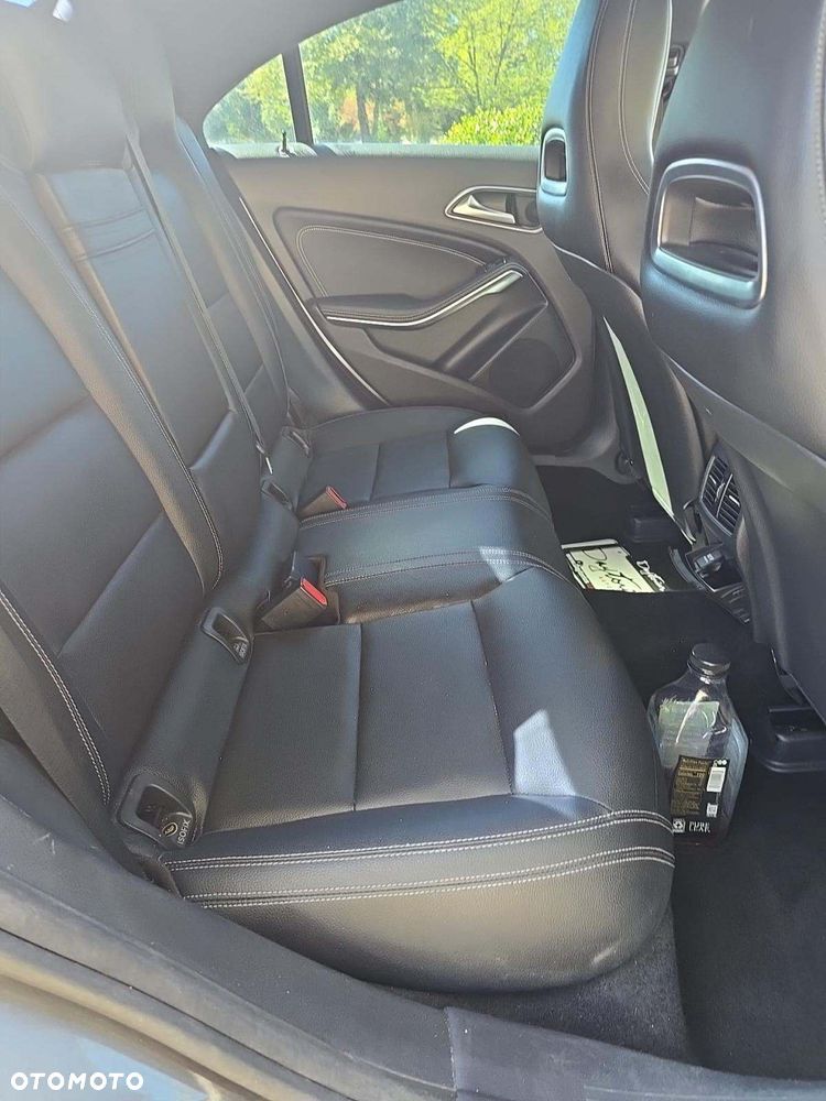 Mercedes-Benz CLA 250 7G-DCT Sport - 10