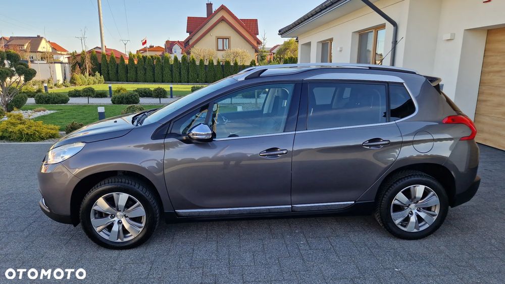 Peugeot 2008 1.6 BlueHDi Allure S&S - 33