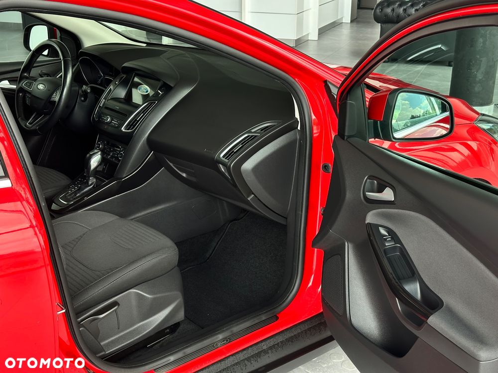 Ford Focus SW - 17