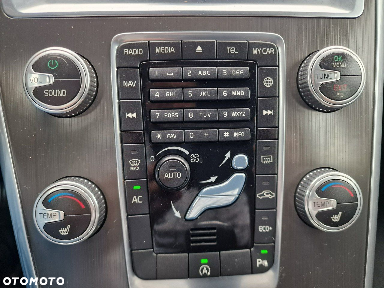 Volvo XC 60 D4 Geartronic Momentum - 28
