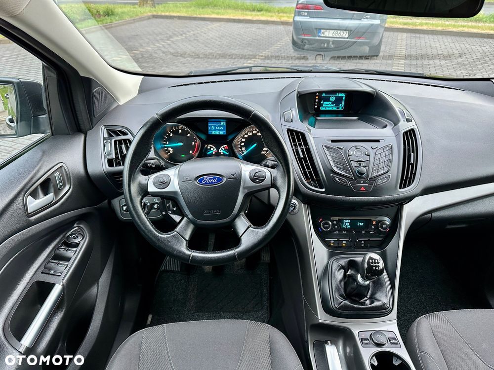 Ford Kuga 2.0 TDCi 2x4 Titanium - 26