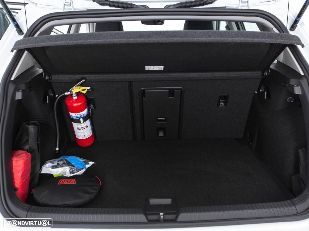 VW Golf 1.5 TGI Confortline DSG - 12