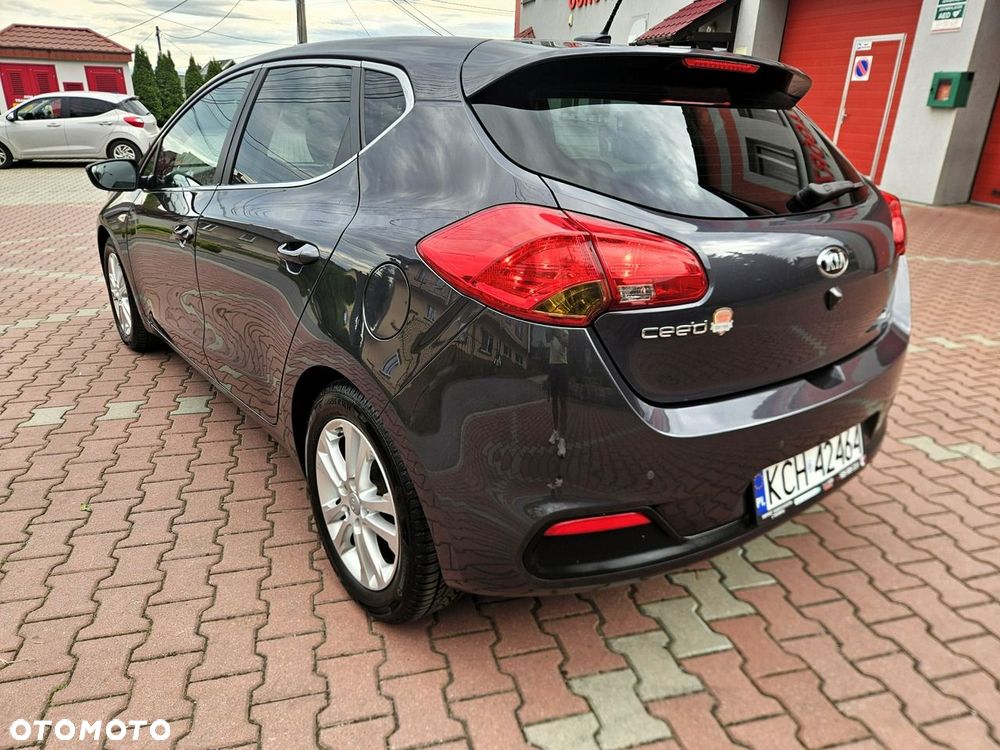 Kia Ceed 1.6 GDI ISG Dream-Team Edition - 6