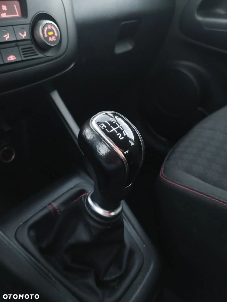 Kia Venga 1.4 L - 36