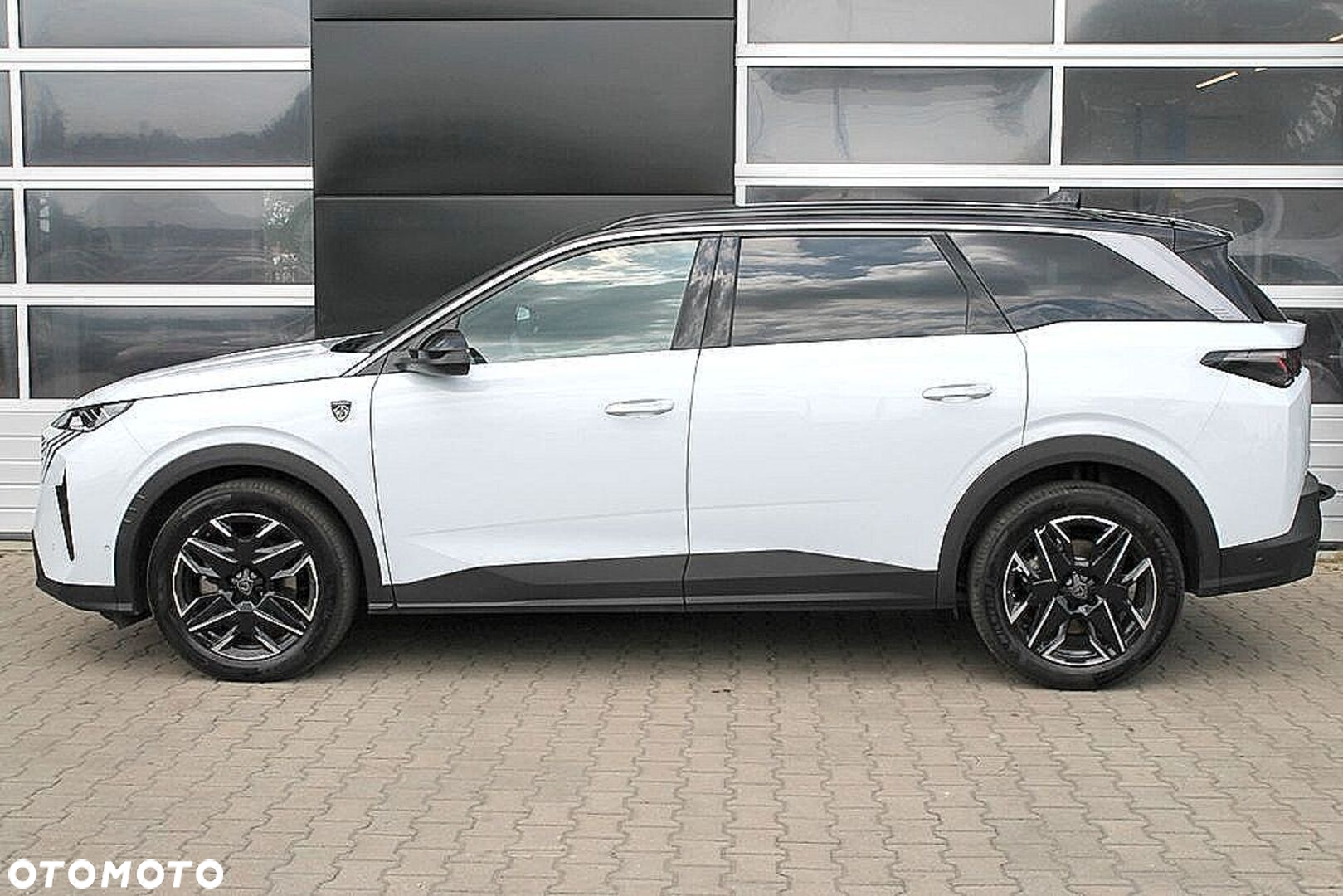 Peugeot 5008 1.2 PureTech mHEV GT S&S e-DCS6 - 11
