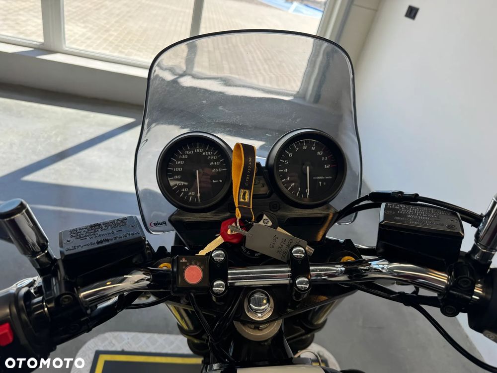 Yamaha XJR - 31