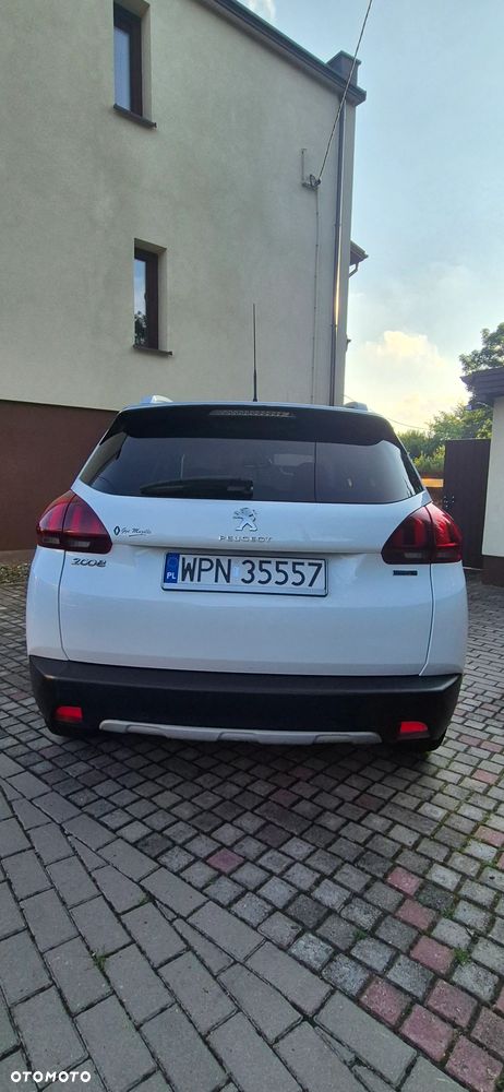 Peugeot 2008 1.2 Pure Tech GPF Style S&S - 6