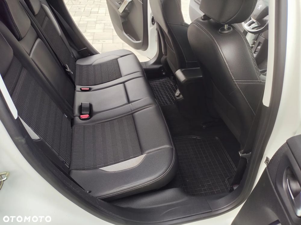 Peugeot 2008 - 15