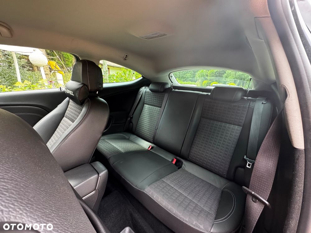 Opel Astra IV GTC 1.4 T Sport - 13