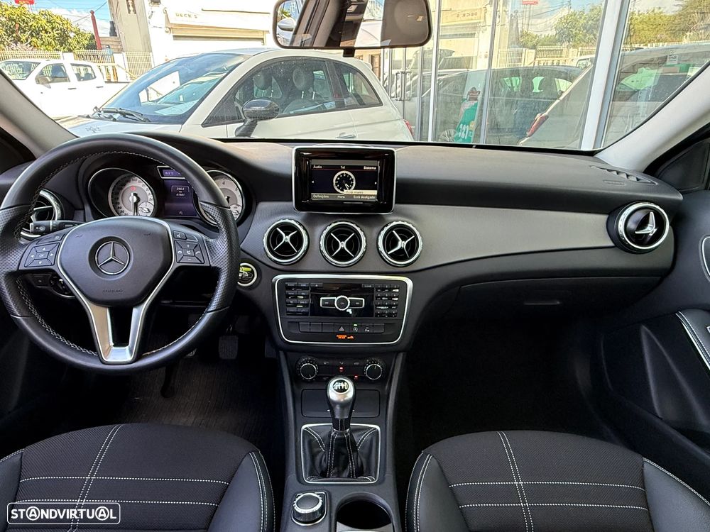 Mercedes-Benz GLA 180 CDI Urban - 23
