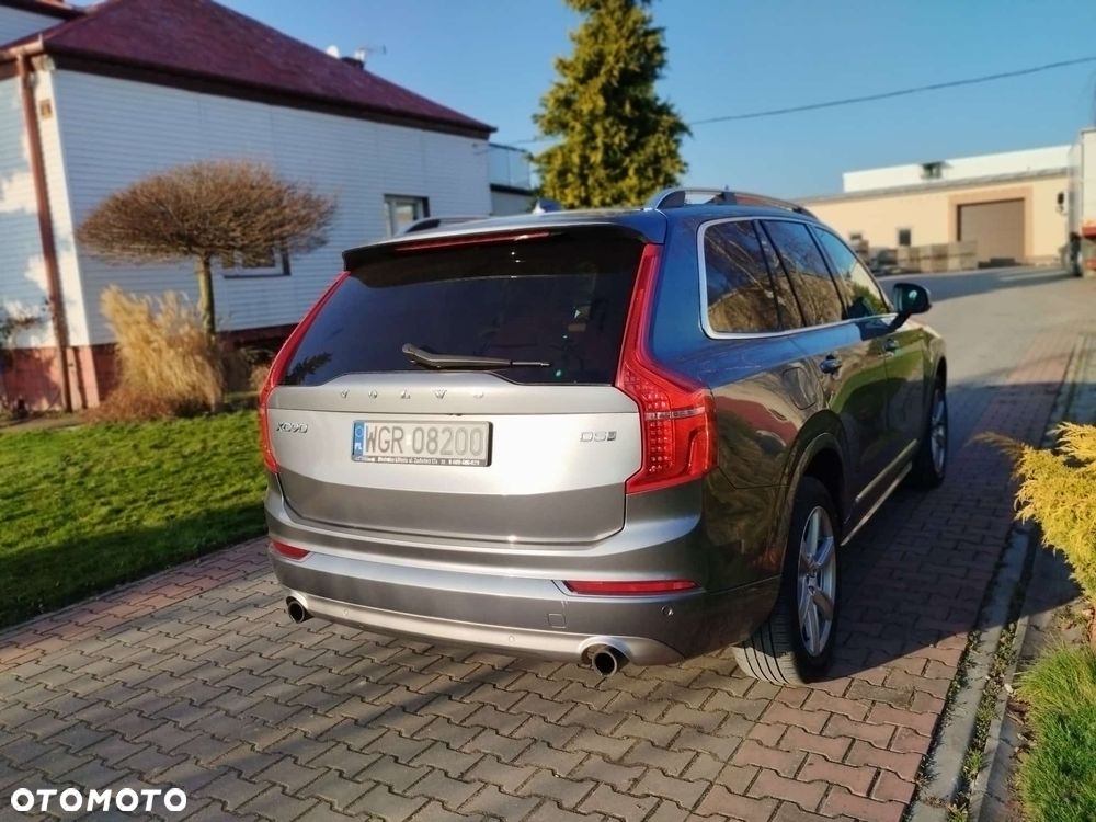 Volvo XC 90 D5 AWD Momentum - 8