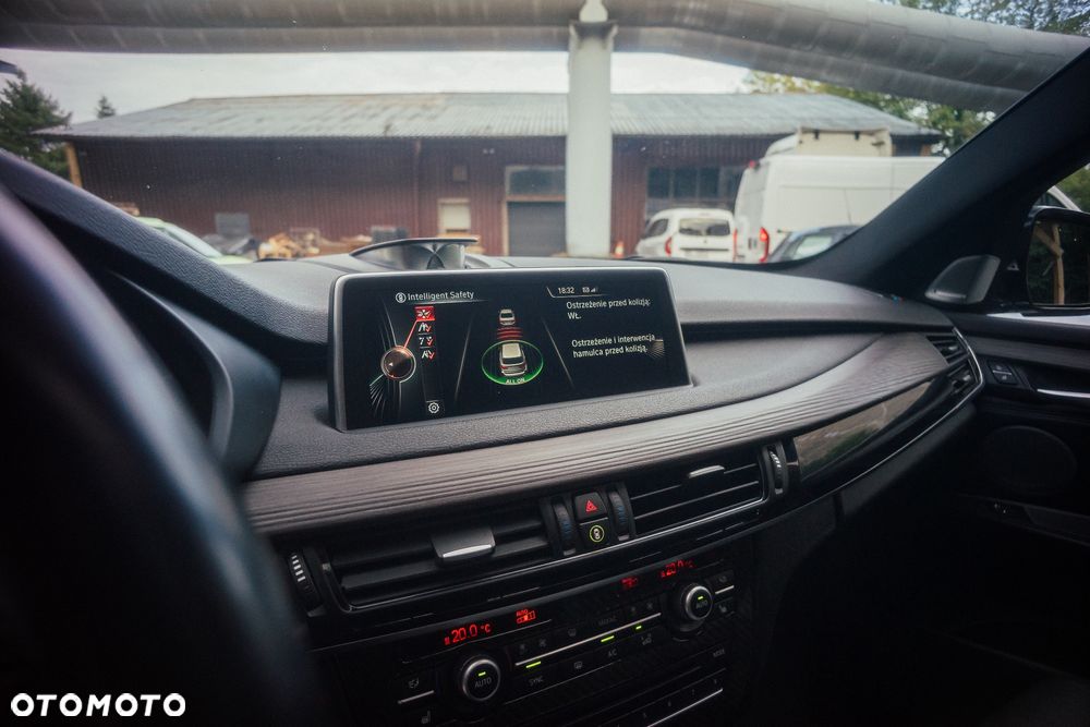 BMW X5 xDrive35i - 24