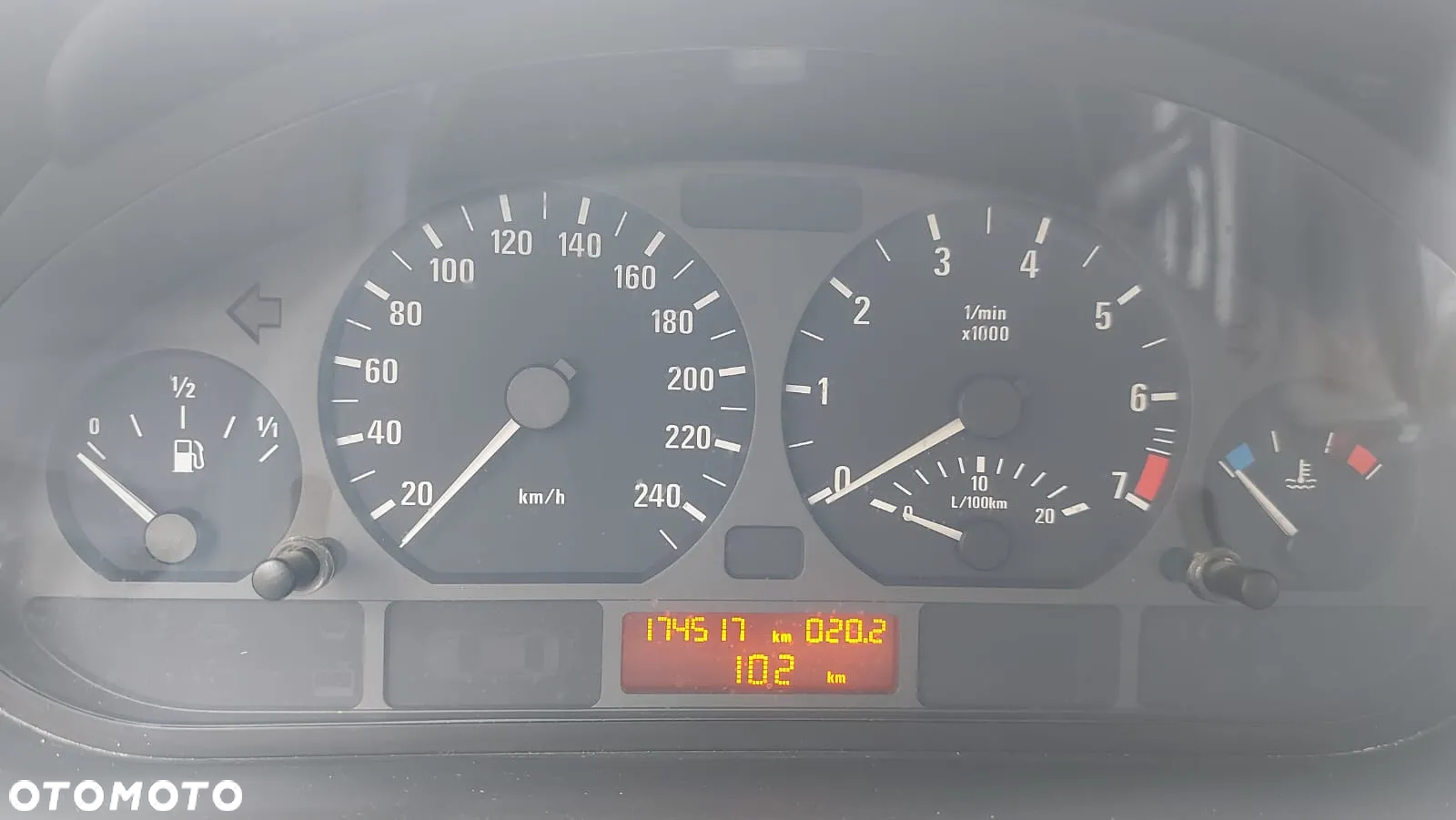 BMW Seria 3 320i Touring - 30