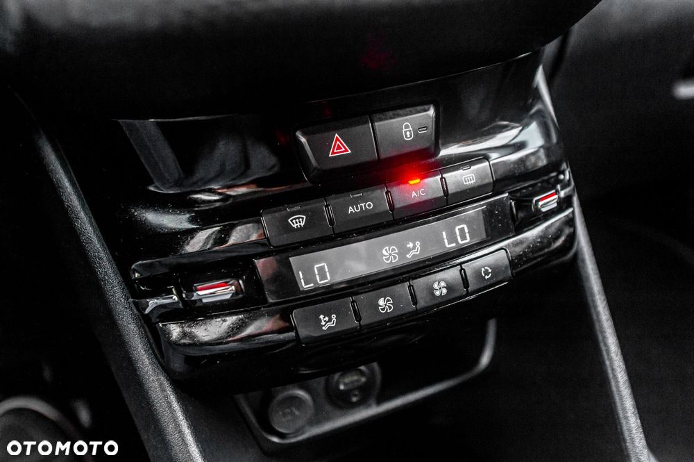 Peugeot 2008 1.6 VTi Style - 31
