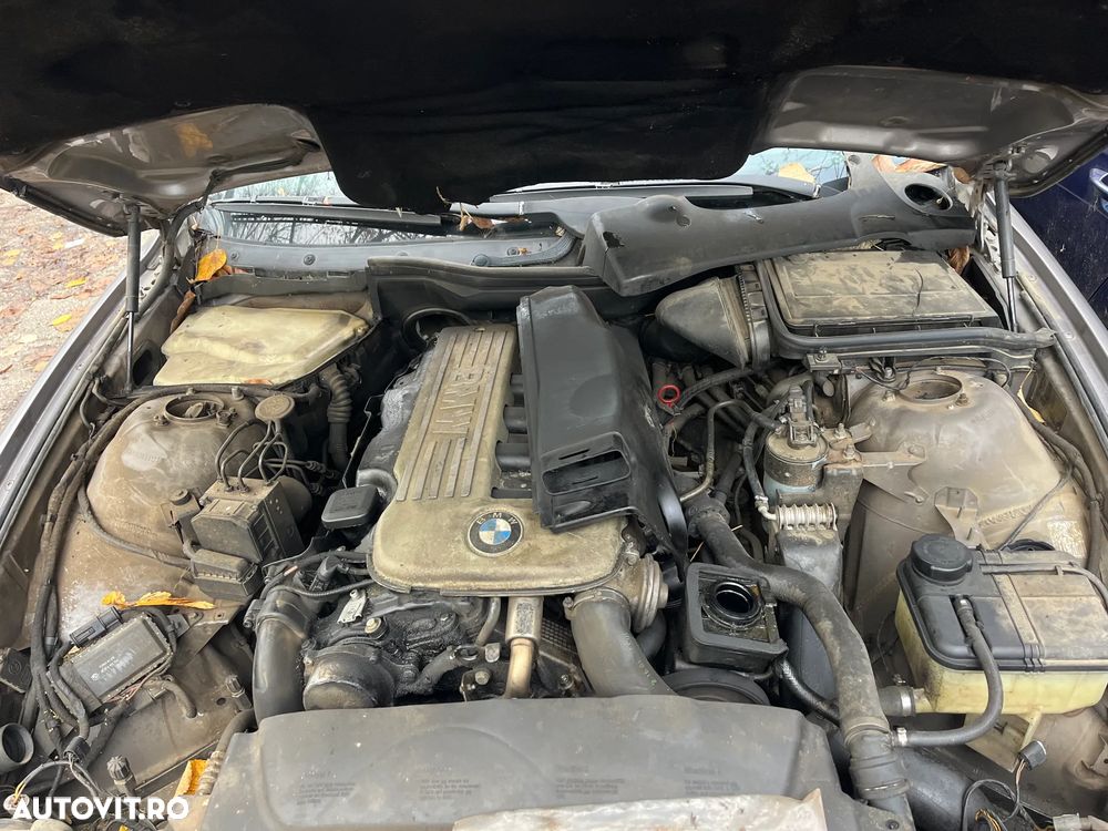 Dezmembrez Bmw Seria 5 E39 facelift 525D 163cp gri 2002 - 9
