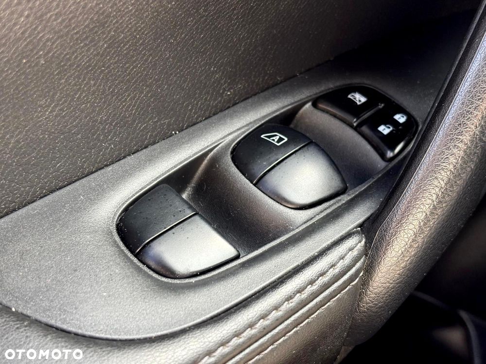 Nissan Qashqai - 10