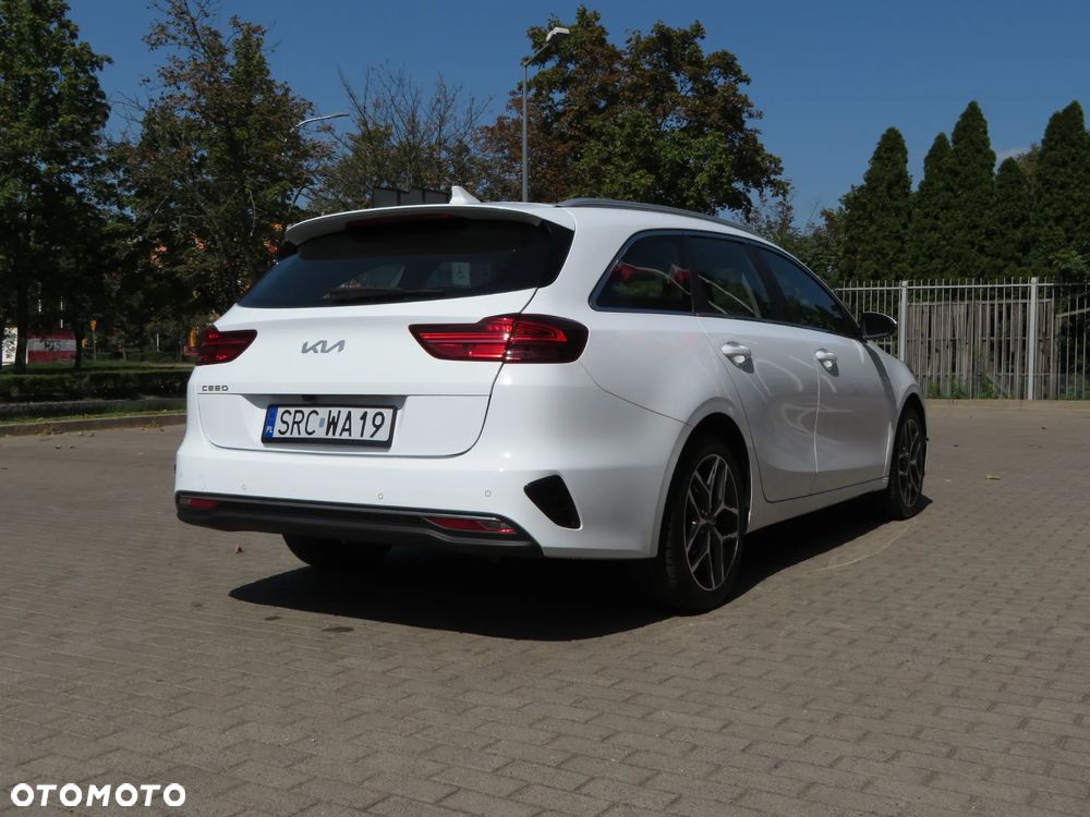 Kia Ceed 1.6 CRDi (48V Mild-Hybrid) DCT7 Spirit - 6