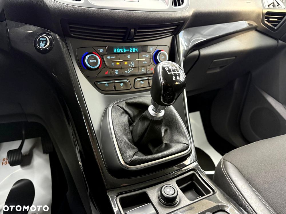 Ford Kuga 1.5 EcoBoost 2x4 Titanium - 20